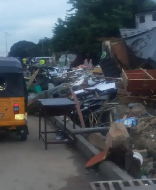 Gov. Rochas Okorocha Demolishes Illegal Structures In Owerri [See Photos]